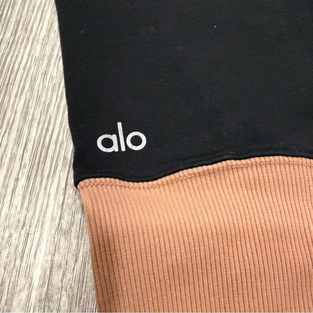 Alo Yoga Black/Pink Goddess Leggings size Small